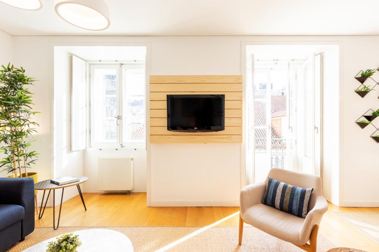 Апартаменты Joivy Chiado Self Check-In 2-Br Flat With Parking Лиссабон Экстерьер фото
